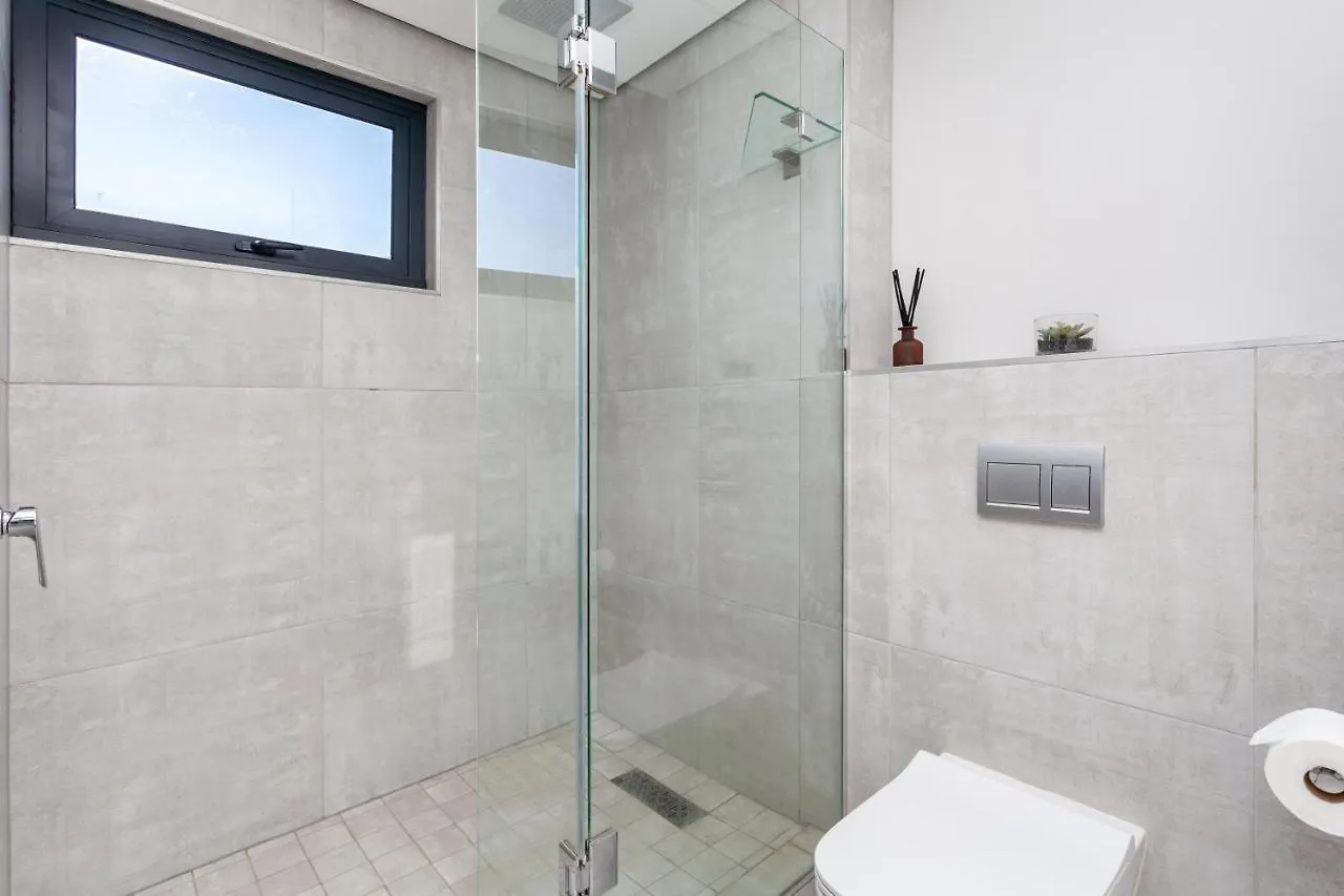 Luxuriuous 1 Bedroom In 16 On Bree Cape Town 0*,